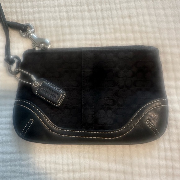 Vintage Coach Classic Black Wristlet - Picture 1 of 5